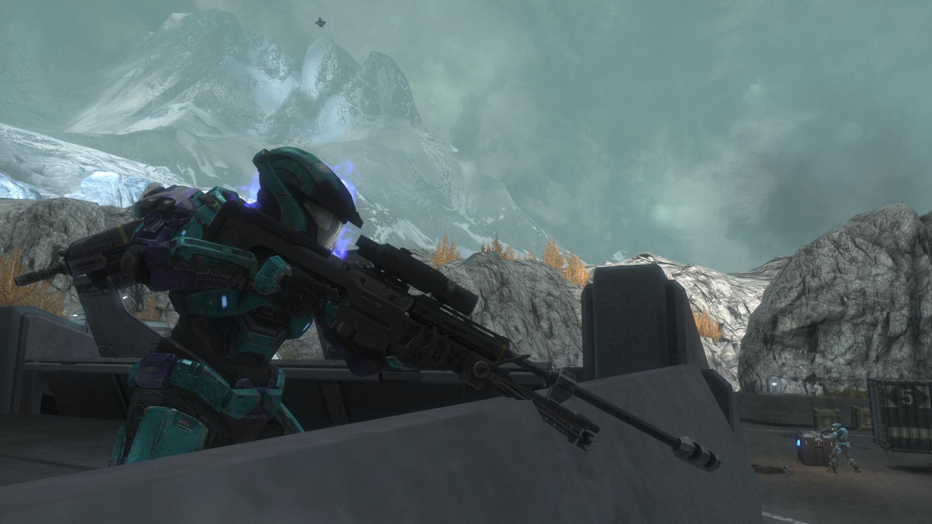 Kirjoittajan omakuva suosikkiaseen kera.