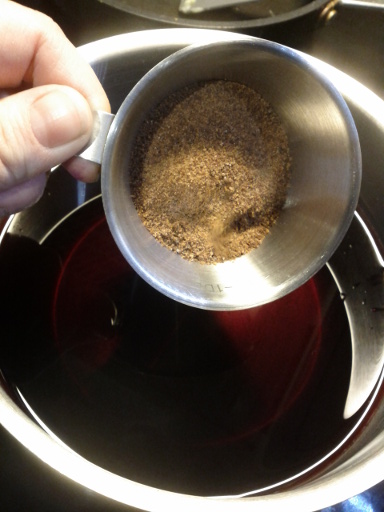 Glögi omassa keittiössä