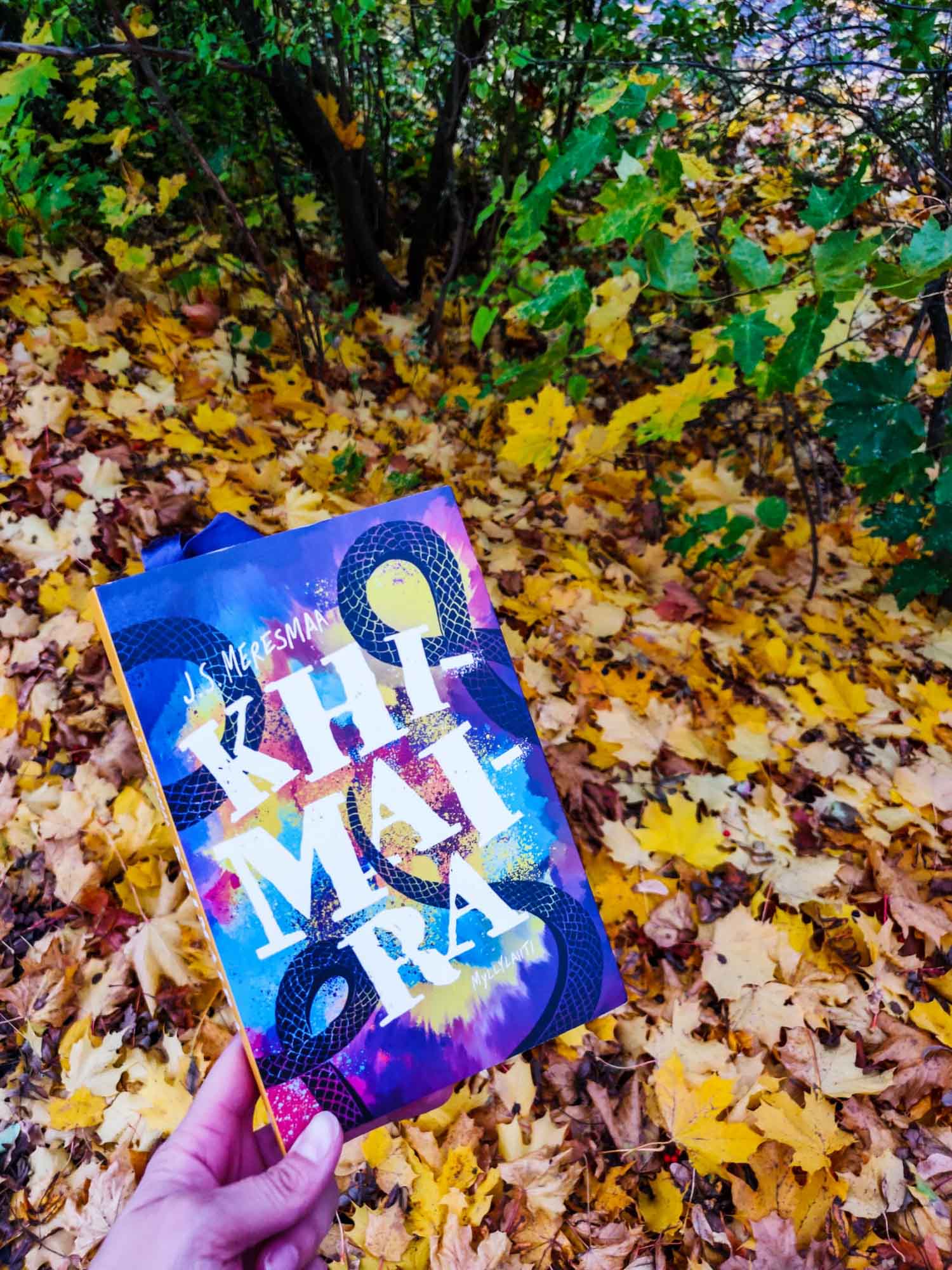 Kirja-arvostelussa Khimaira – polyamoriaa ja itsensä hyväksymistä