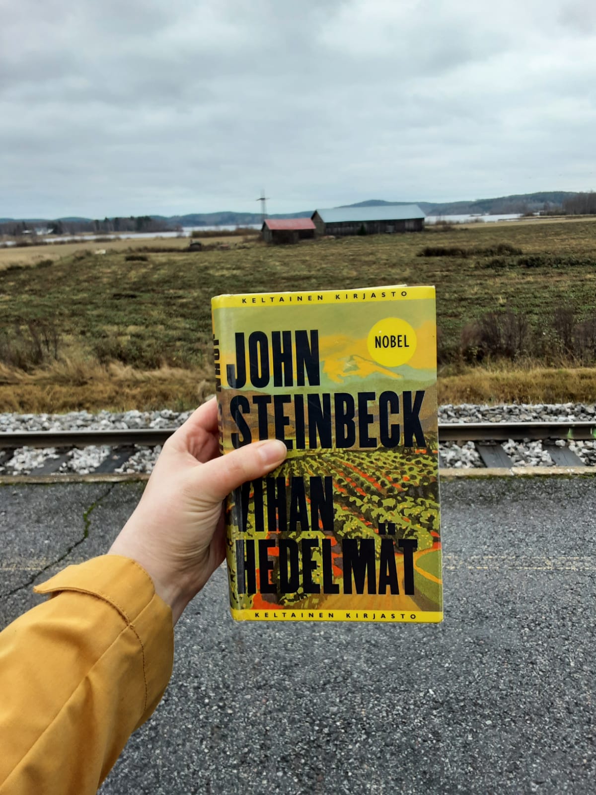 Kuukausi Keltaista kirjastoa